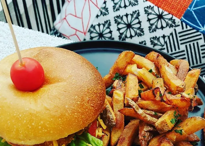 Hotel La Croisette & Restaurant Bistrot Gantier En Centre