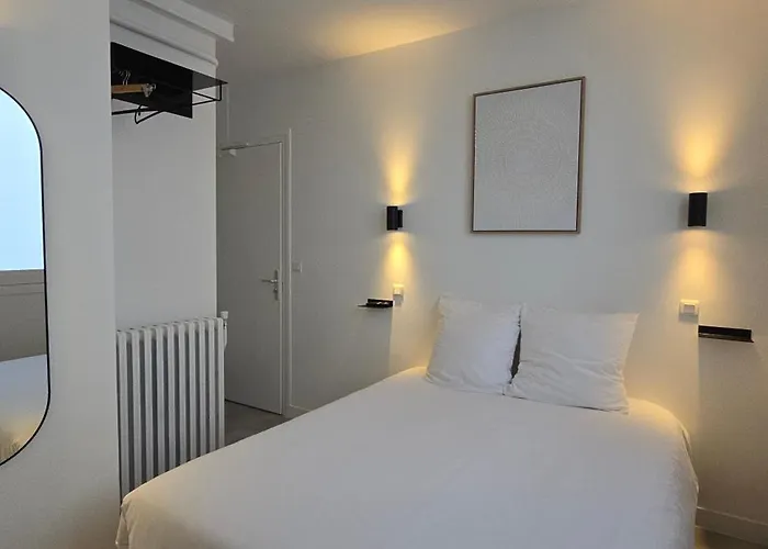 Hotel La Croisette & Restaurant Bistrot Gantier En Centre