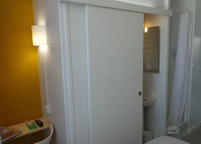 Hotel La Croisette & Restaurant Bistrot Gantier En Centre Royan