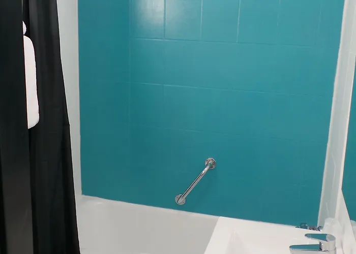 Hotel La Croisette & Restaurant Bistrot Gantier En Centre Royan