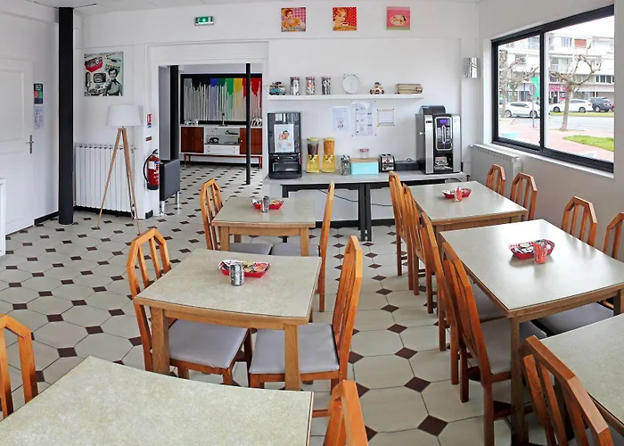 Hotel La Croisette & Restaurant Bistrot Gantier En Centre Royan